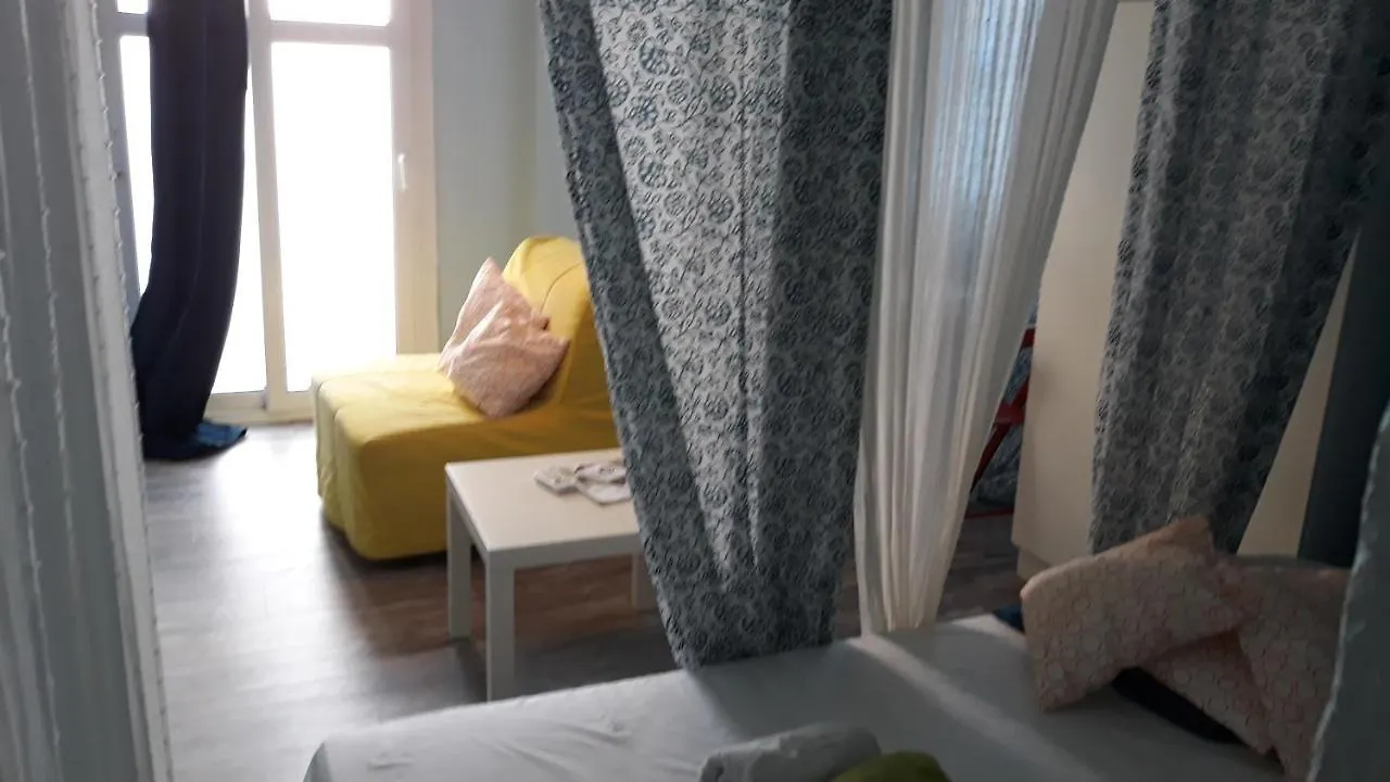 Apartament Romantically Allured Studio Next To The Center Salonic